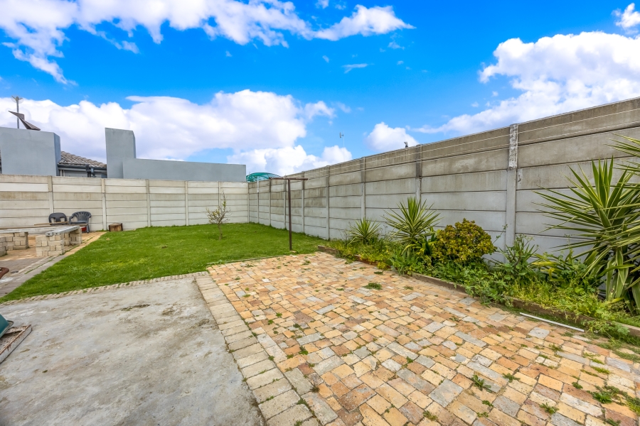 3 Bedroom Property for Sale in Aurora Western Cape